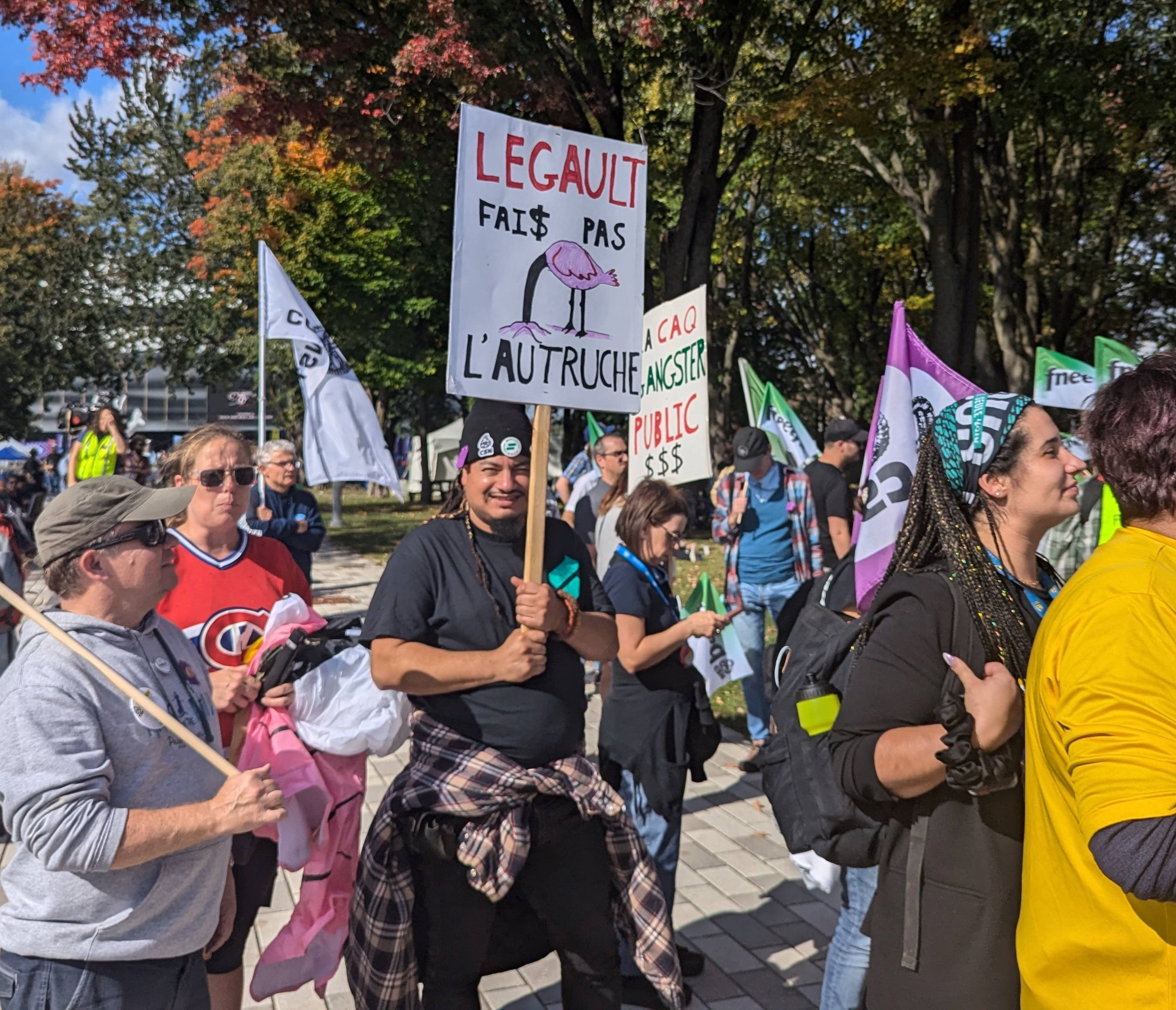 Groupes communautaires et syndicats dénoncent la venue des Kings