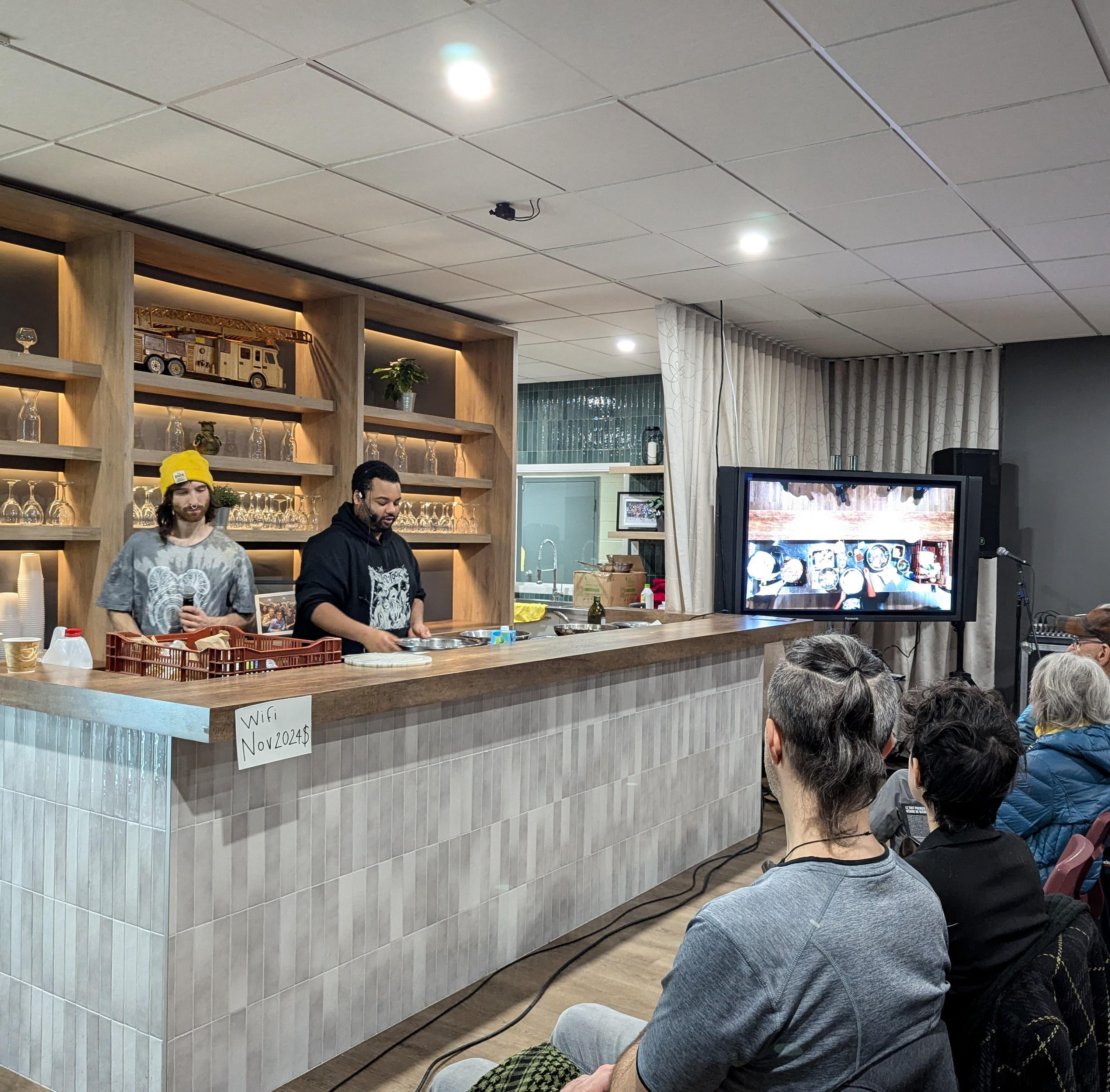 Des adeptes et quelques curieux au premier Festival végane de Québec