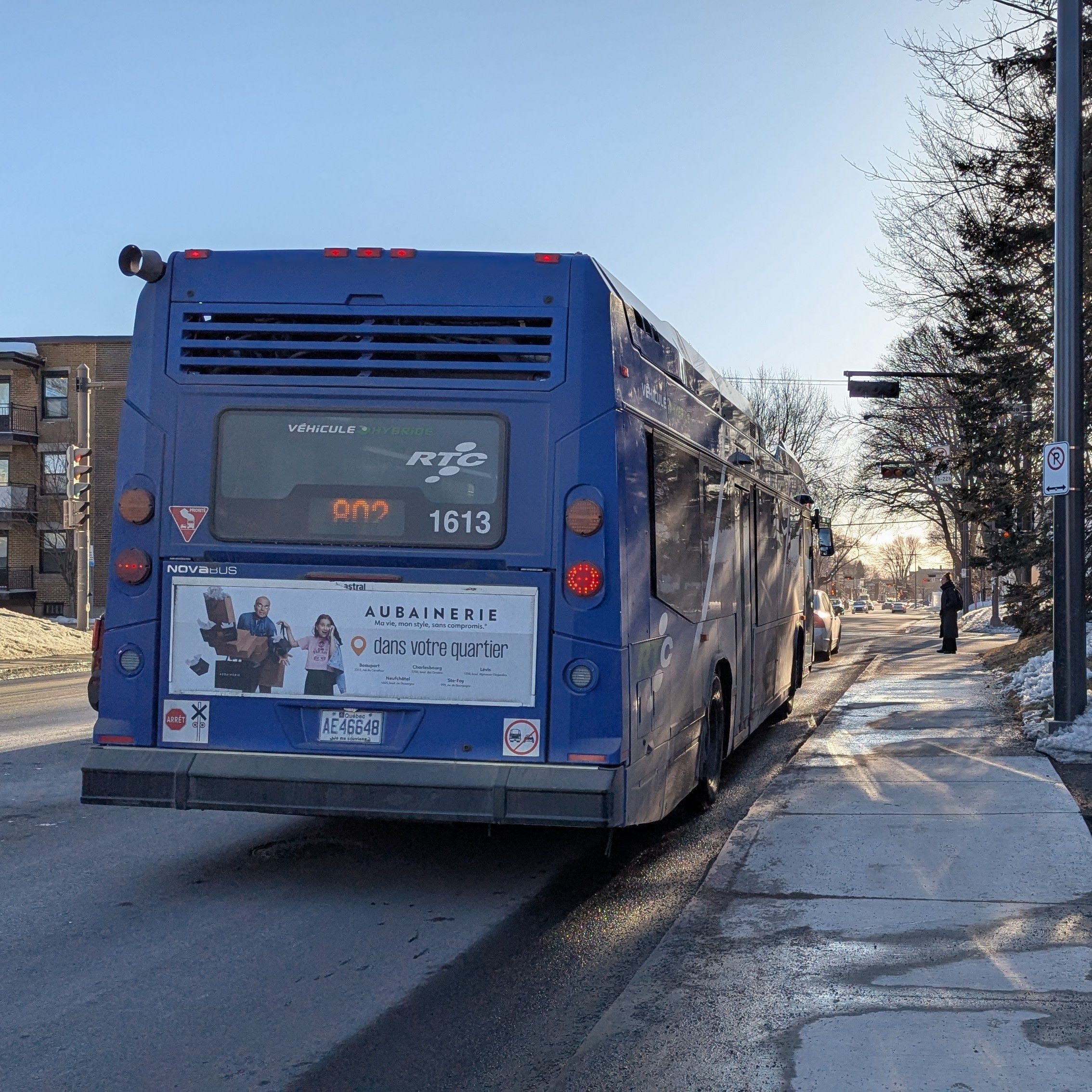 Abandon des voies réservées: Marchand demande «un plan» à la ministre des Transports