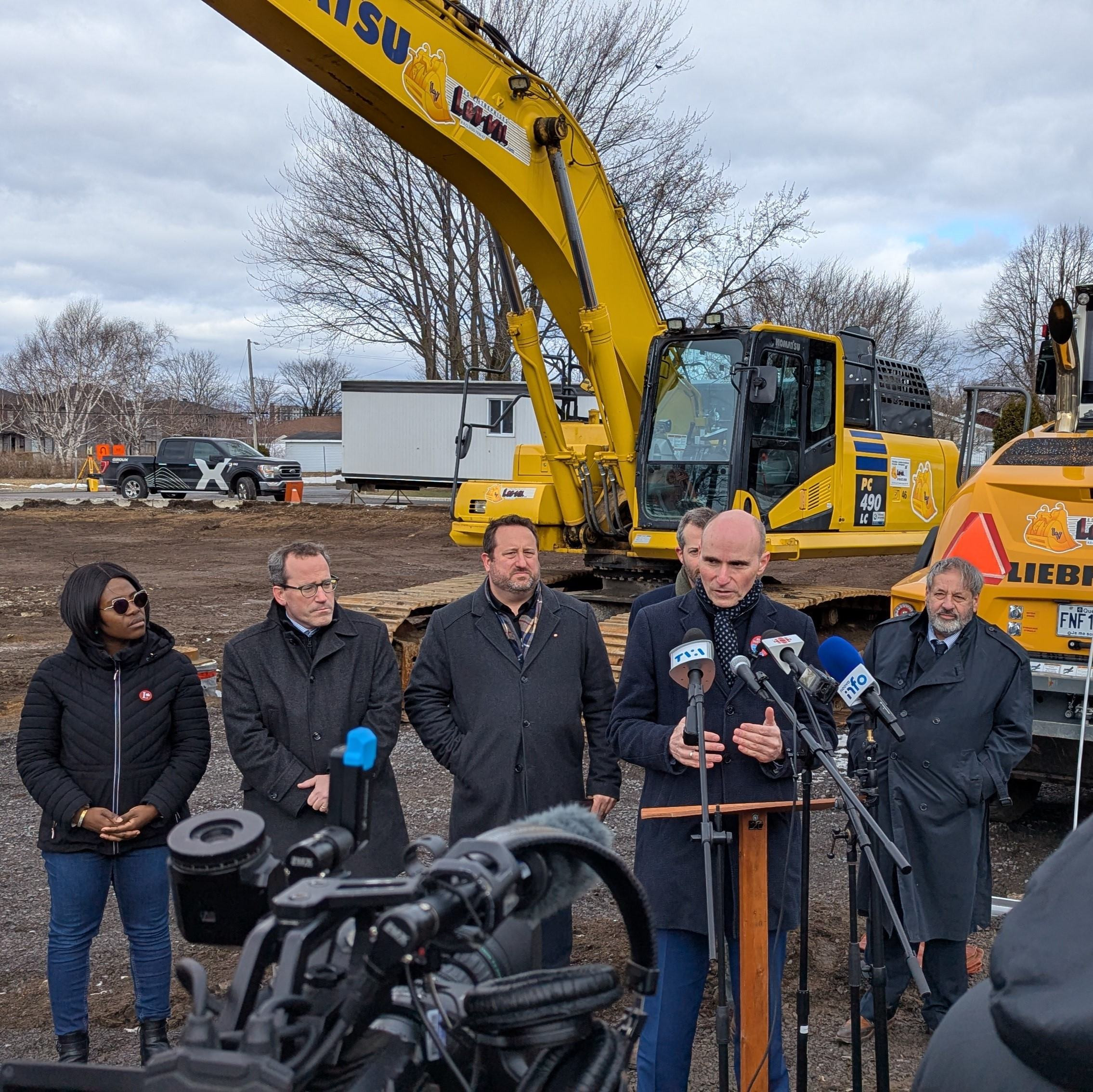 Les libéraux de Québec se posent en défenseurs des projets d’infrastructures face aux conservateurs