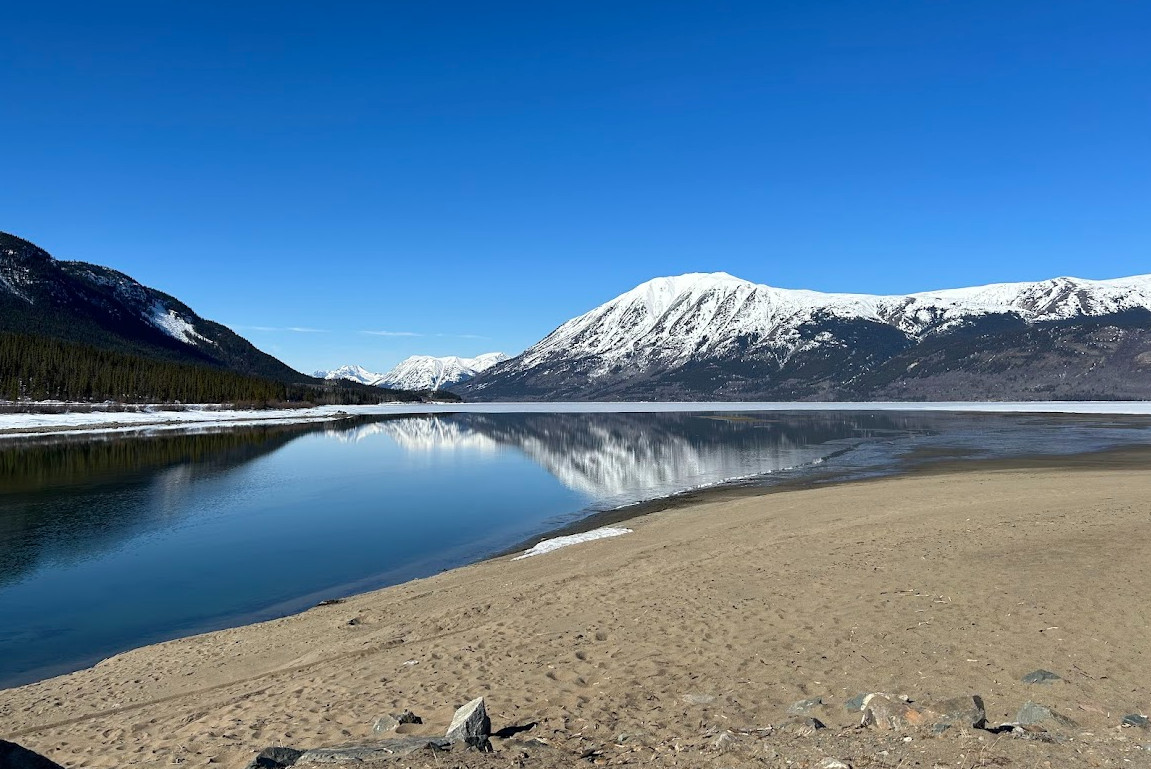 Vivre un stage en enseignement au Yukon avec l'ACELF, ce jeudi 15 mai 2025, à 10 h. En rediffusion le mardi 20 mai, 16 h., à l'émission Ici et Ailleurs