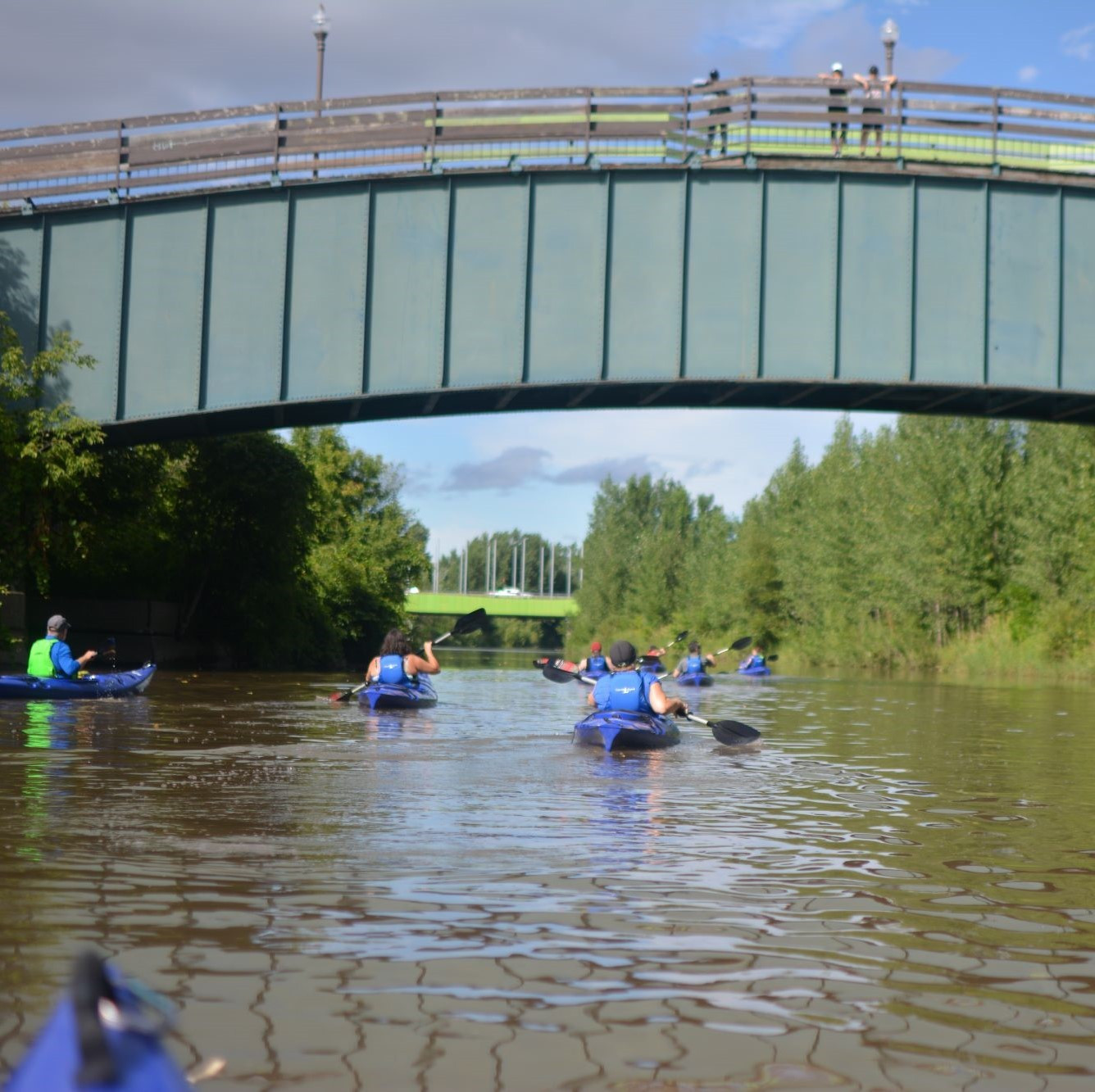 Le kayak sur la Saint-Charles attire les curieux