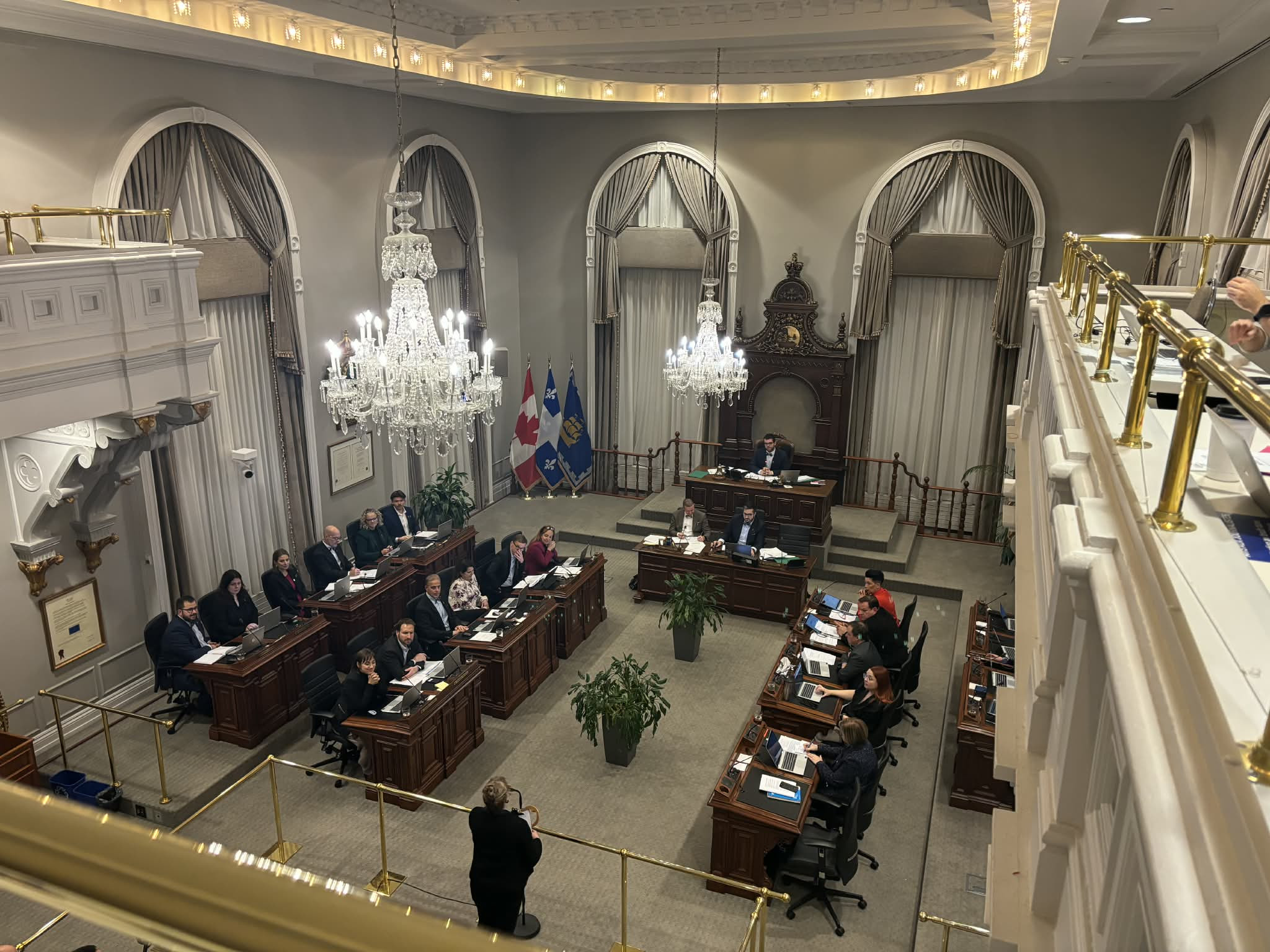 Un conseil renouvelé à Québec, mais des enjeux toujours aussi polarisants