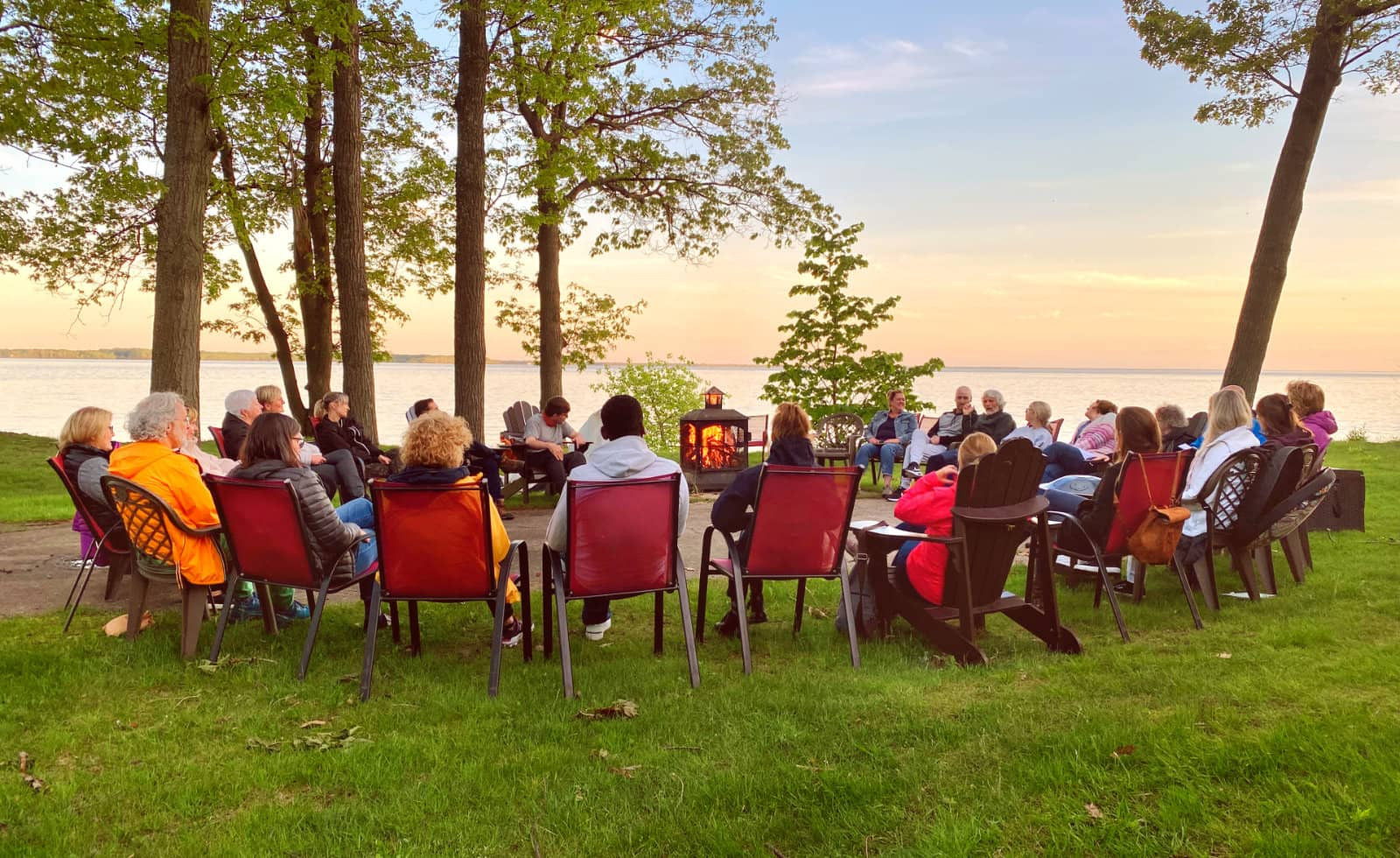 Et si vieillir était un voyage! ce jeudi 16 avril, de 10 à 11 hres, à l'émission Ici et Ailleurs, en rediffusion le mardi 21 avril à 16 hres